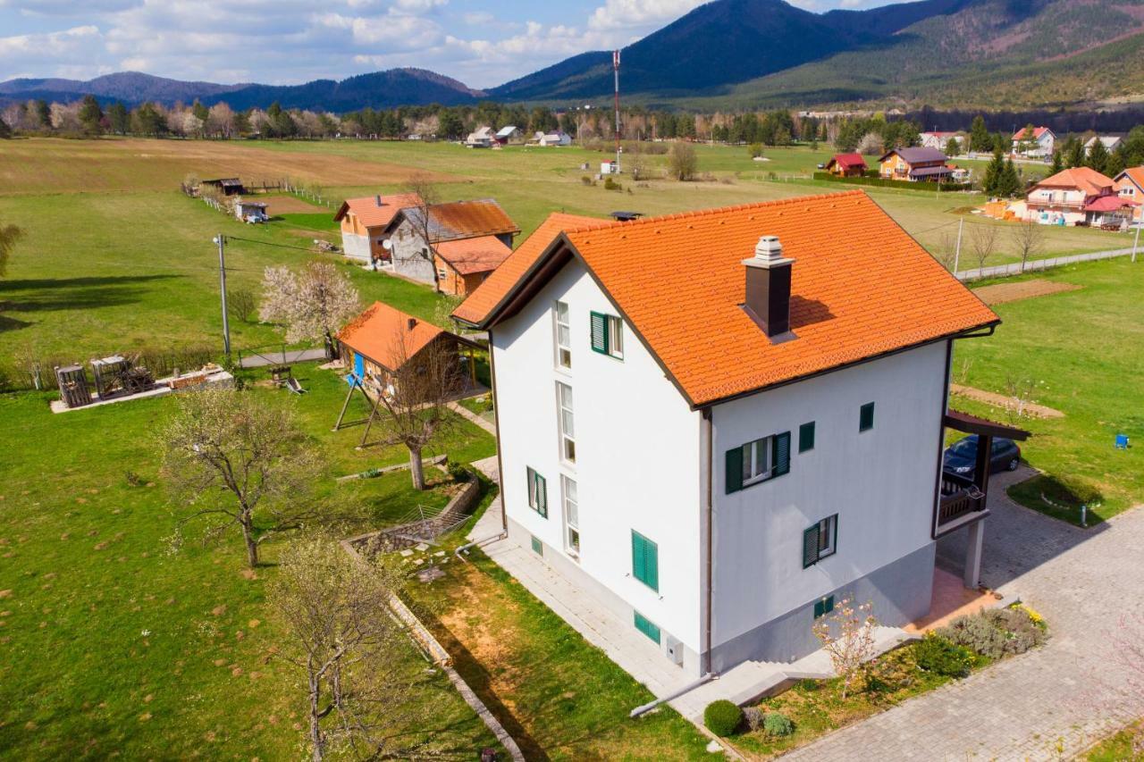Apartments And Room Robert Korenica Exteriér fotografie